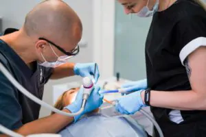 qual o salario de um dentista nos estados unidos